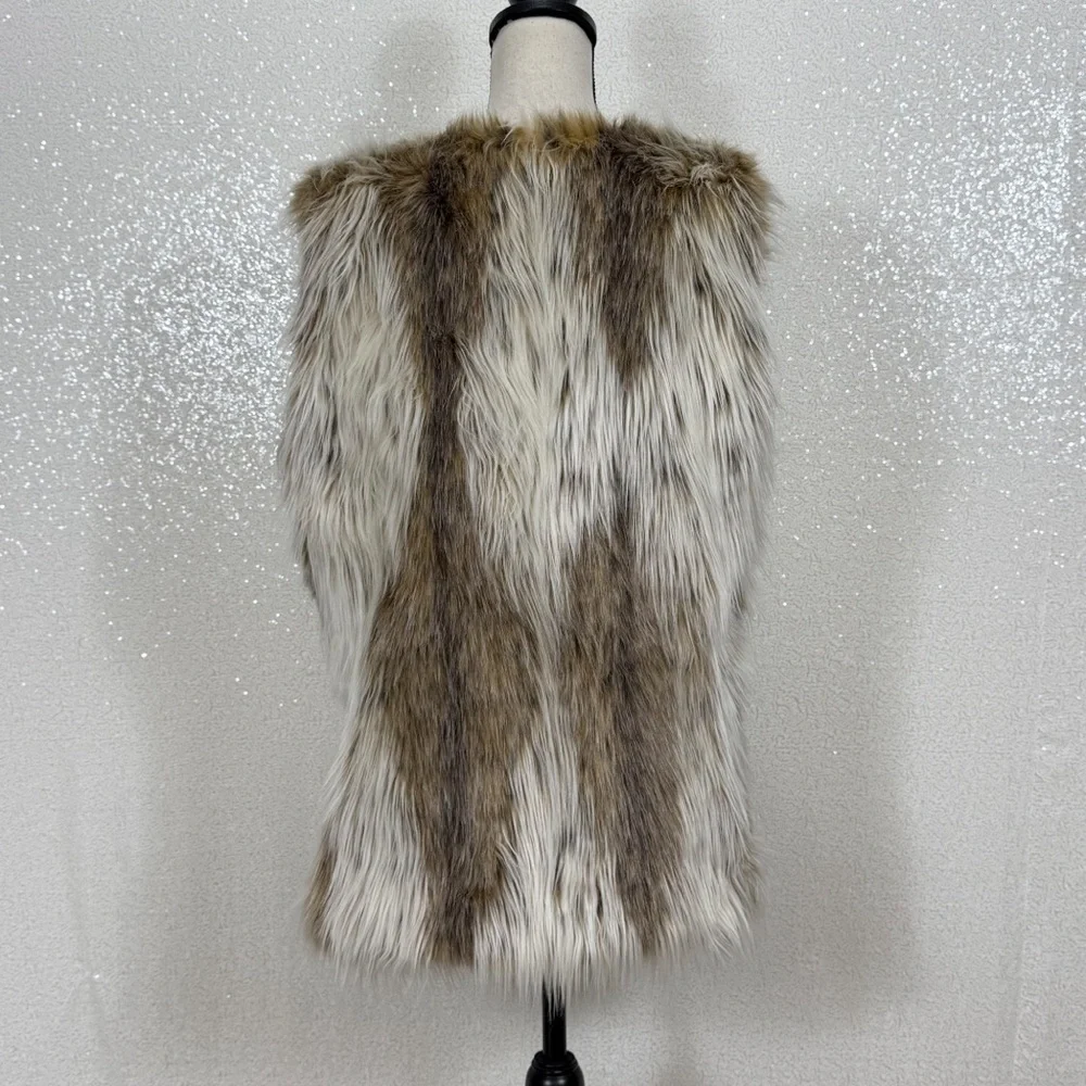 Fabulous Furs Faux Fur Vest L Long Shaggy Wolf Brown Gray Sleeveless Open Front - Picture 5 of 9